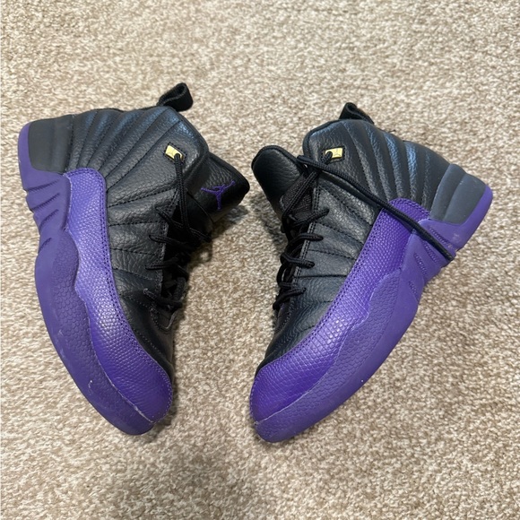 Air Jordan 12 Retro Field Purple‎ GS Boys Shoe Size 2Y Purple 151186-057 - Picture 3 of 4